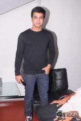 Yevadu Premiere Show